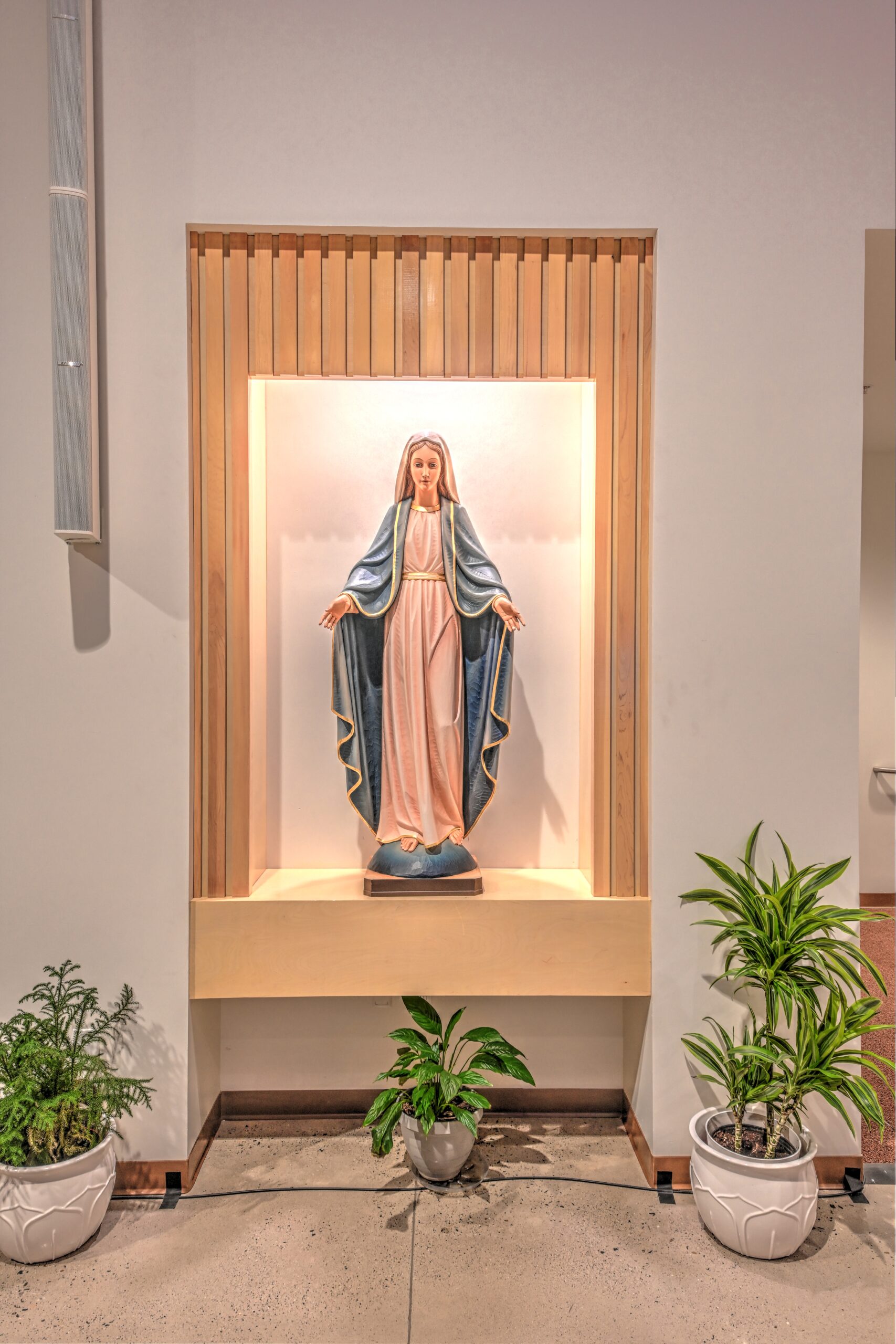 22988 Holy Family