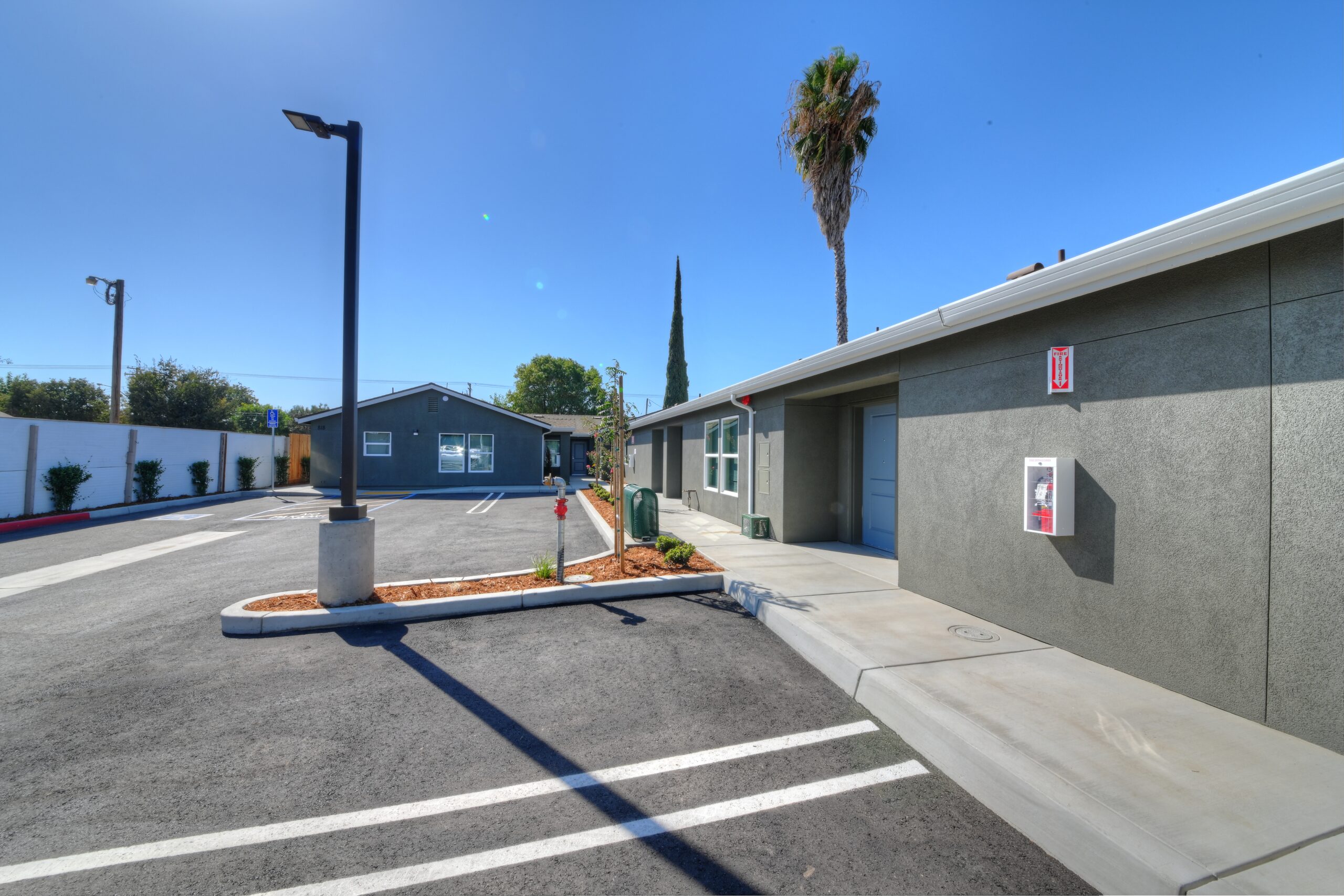 23107 835 California