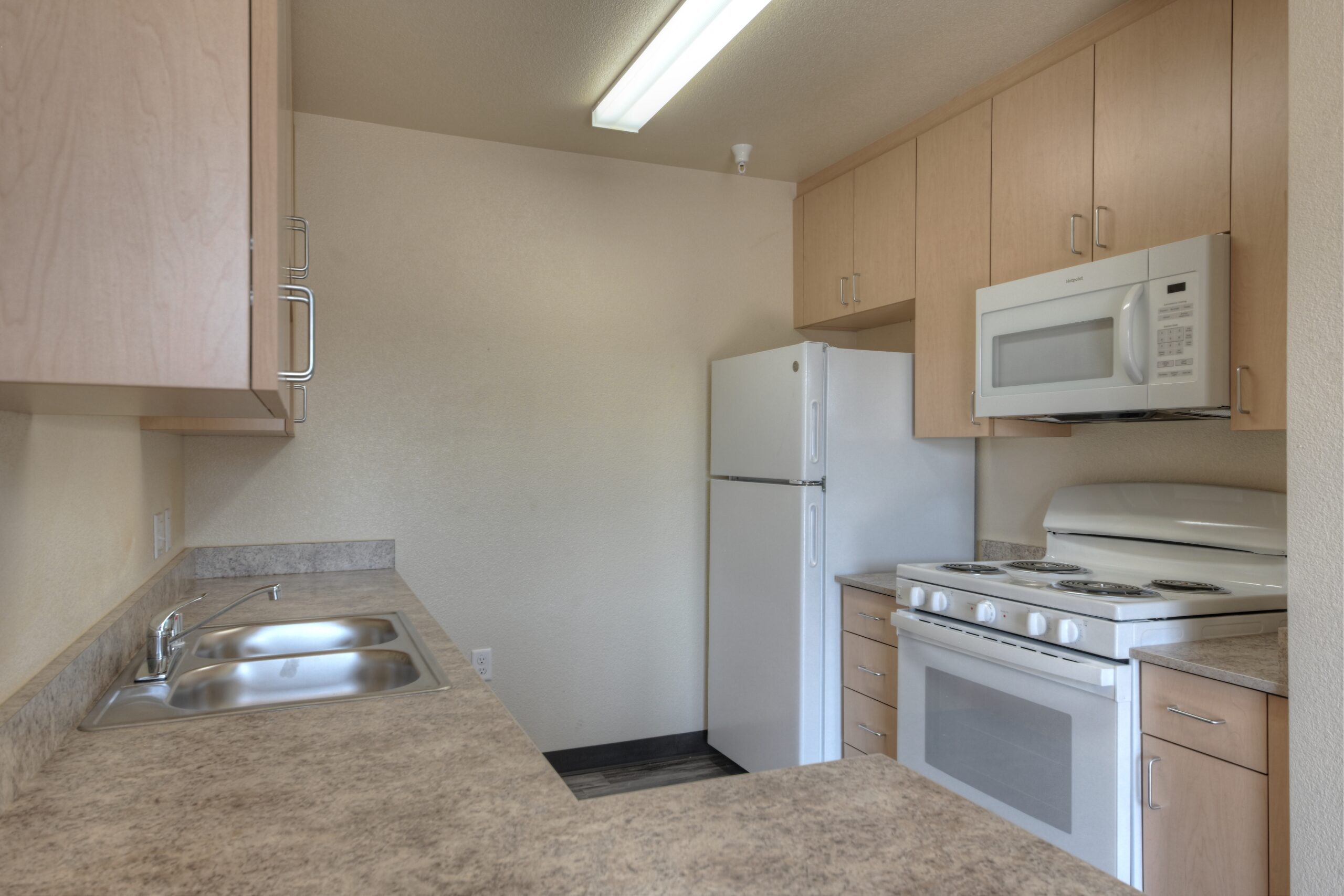 23107 835 California