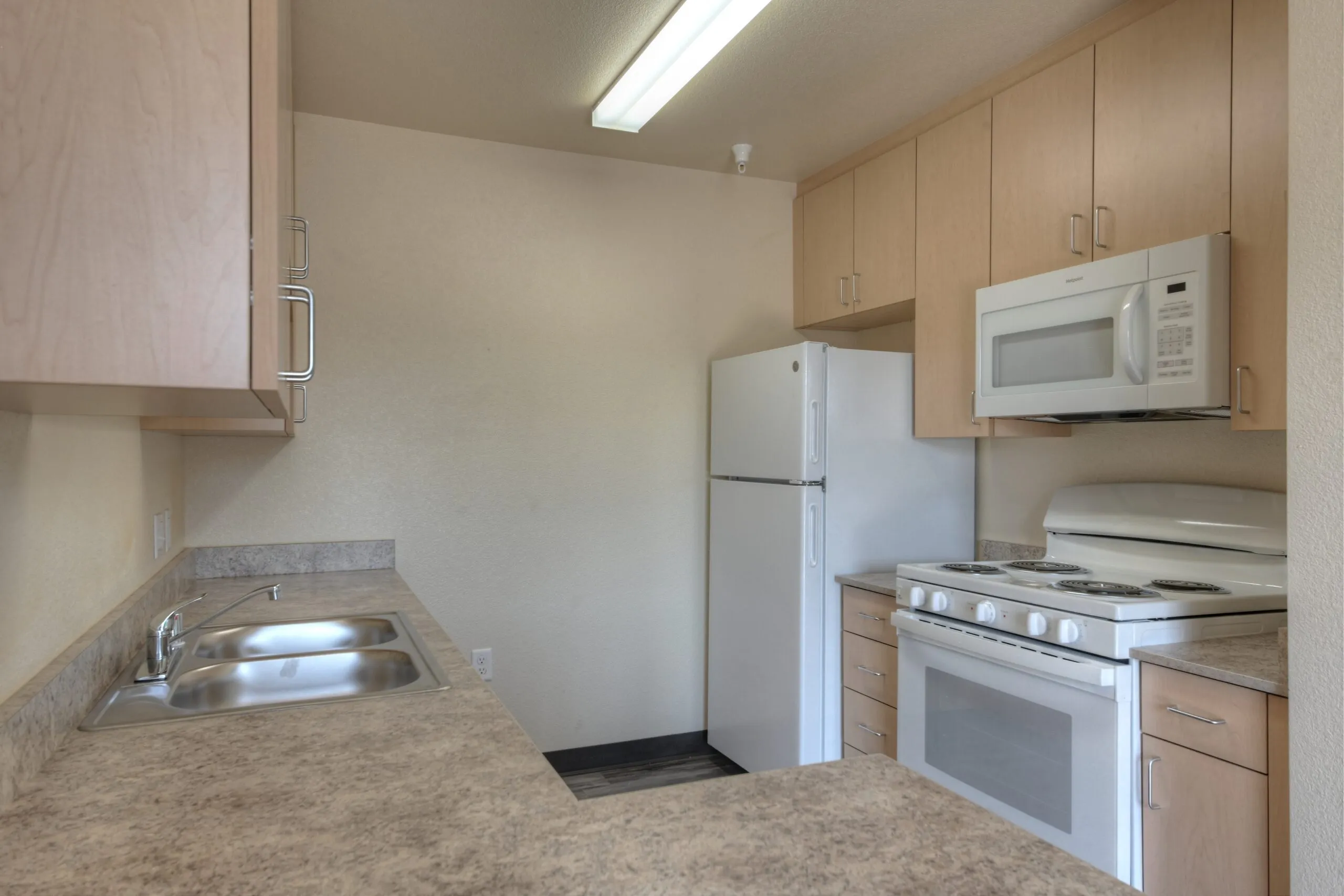 23107 835 California
