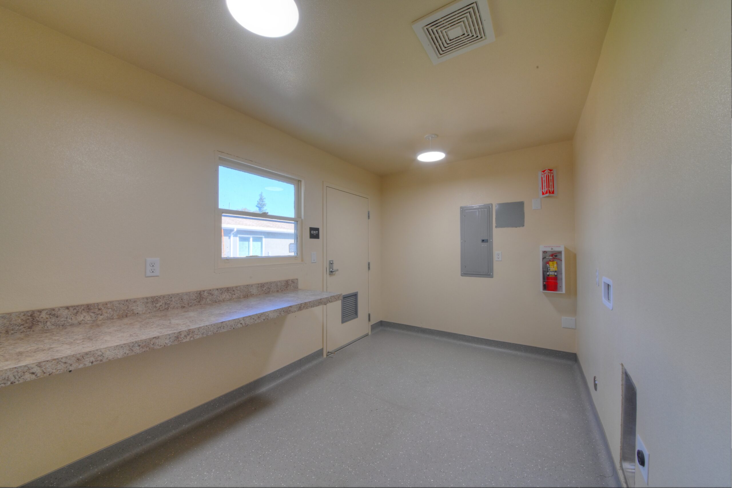 23107 835 California