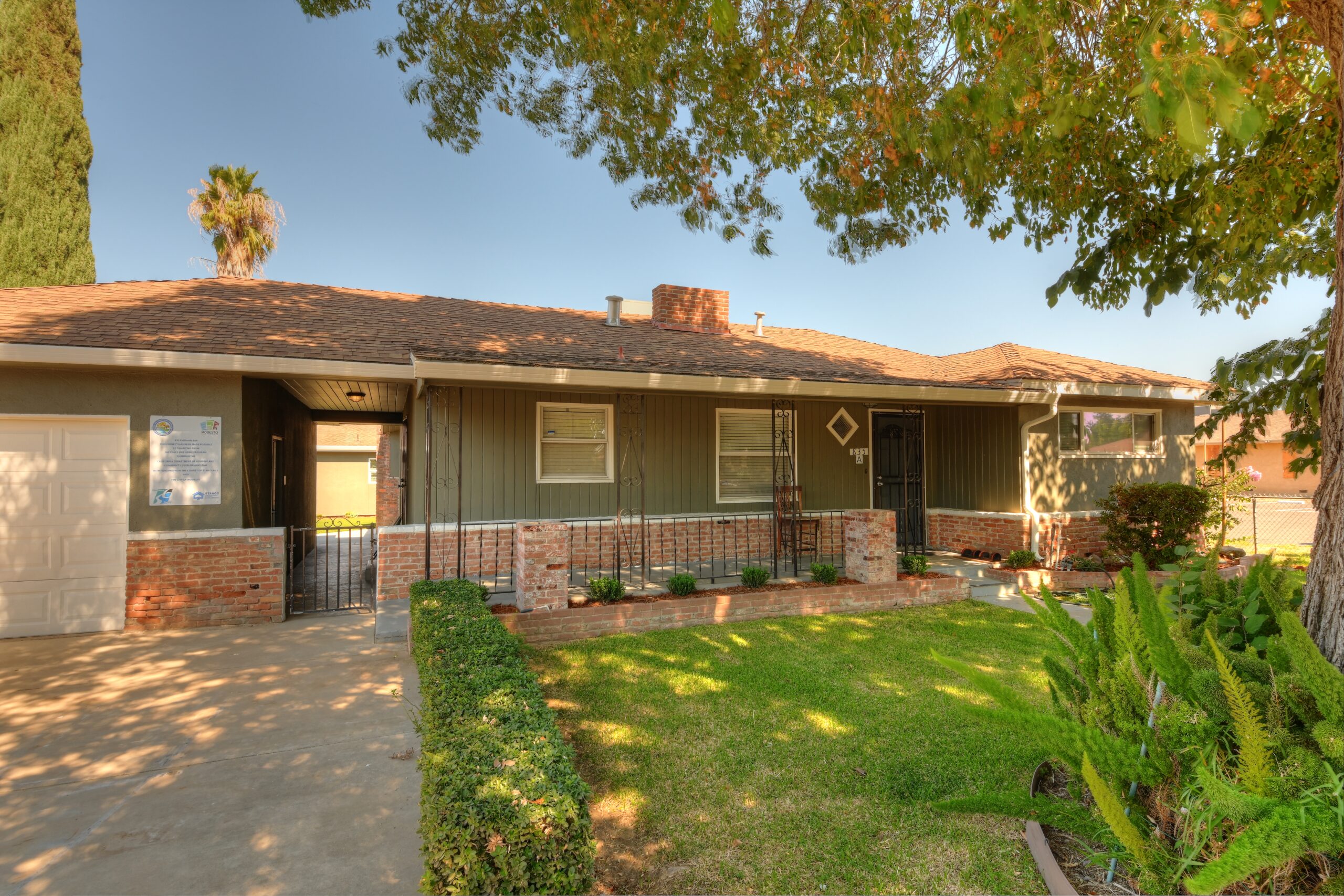 23107 835 California
