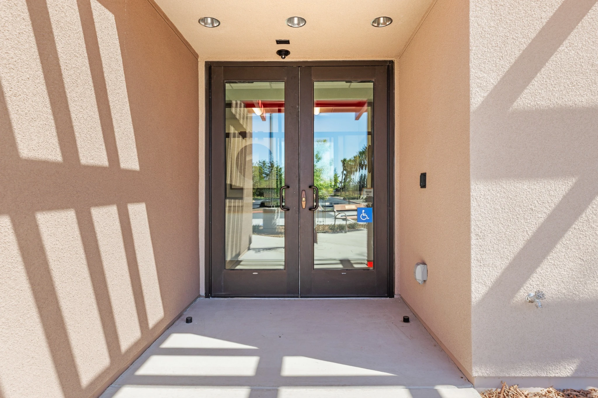 Crossroads Grace 11 - Recessed Entry Door