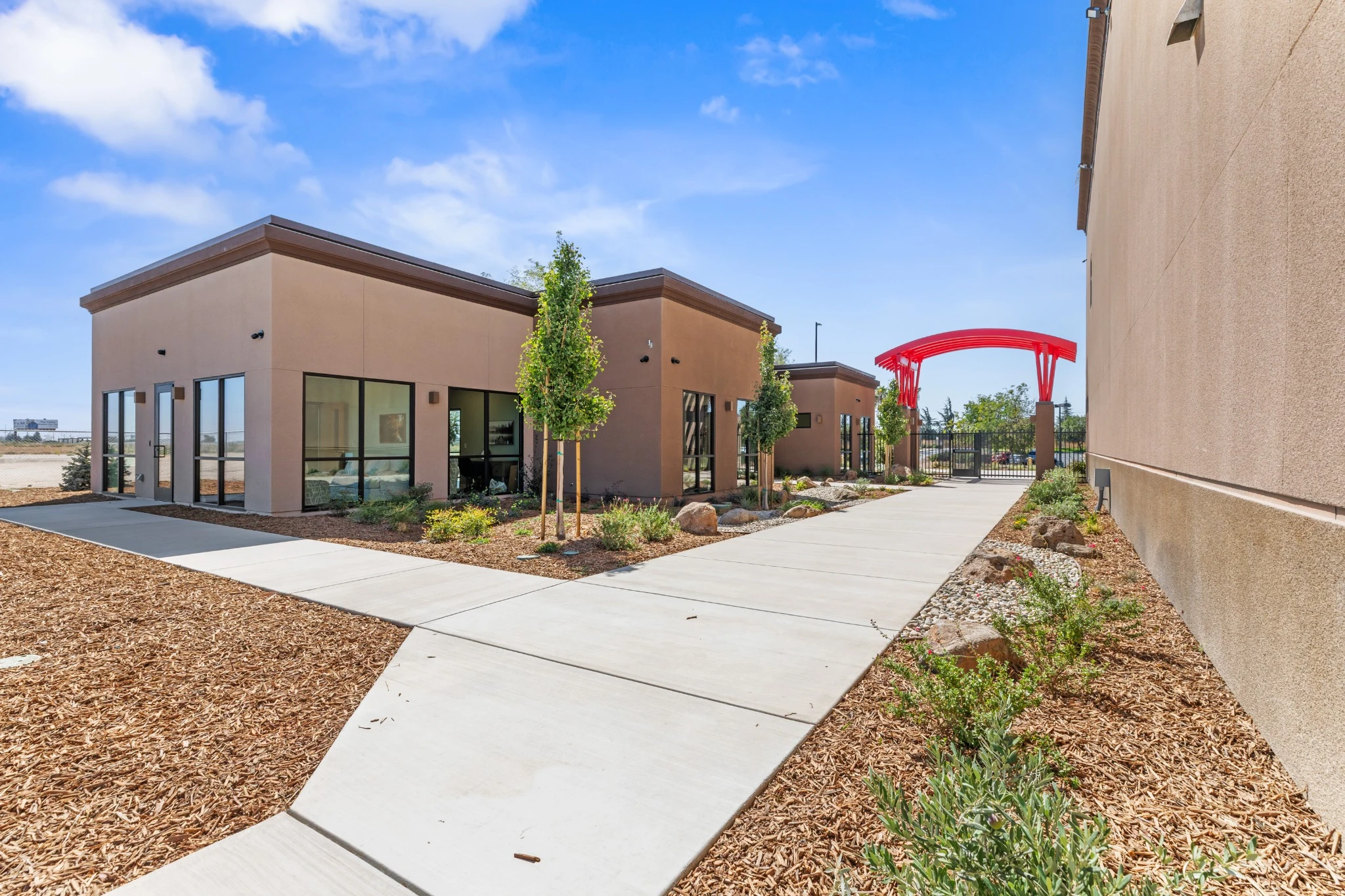 Crossroads Grace 33 - Rear Exterior Walkways